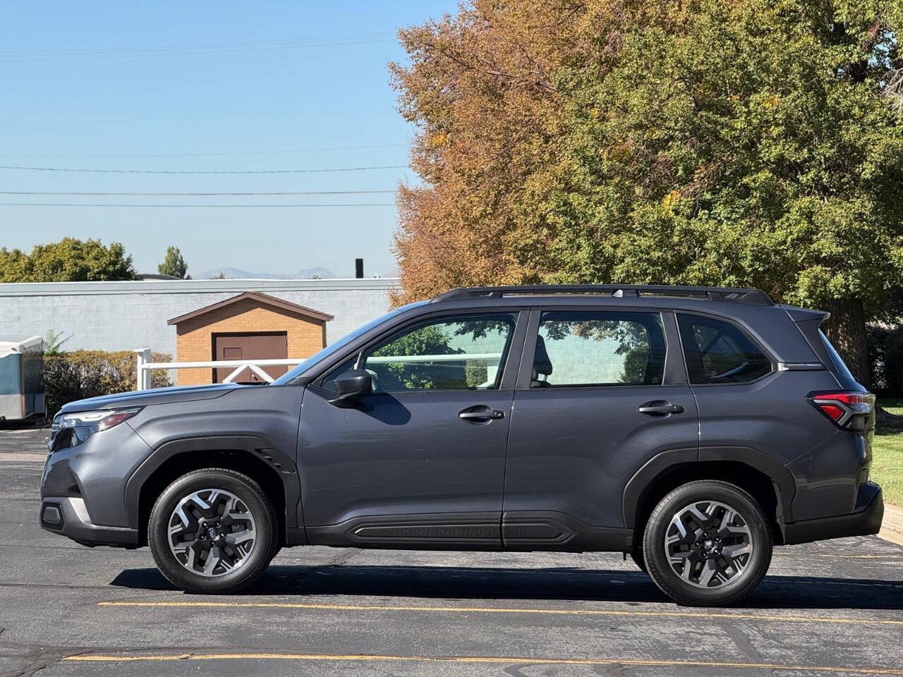Used 2025 Subaru Forester AWD/4WD image 2