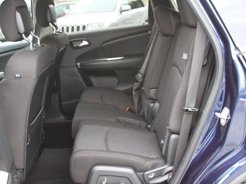 Used 2017 Dodge Journey SXT w/ Comfort/Convenience Group AWD/4WD image 18