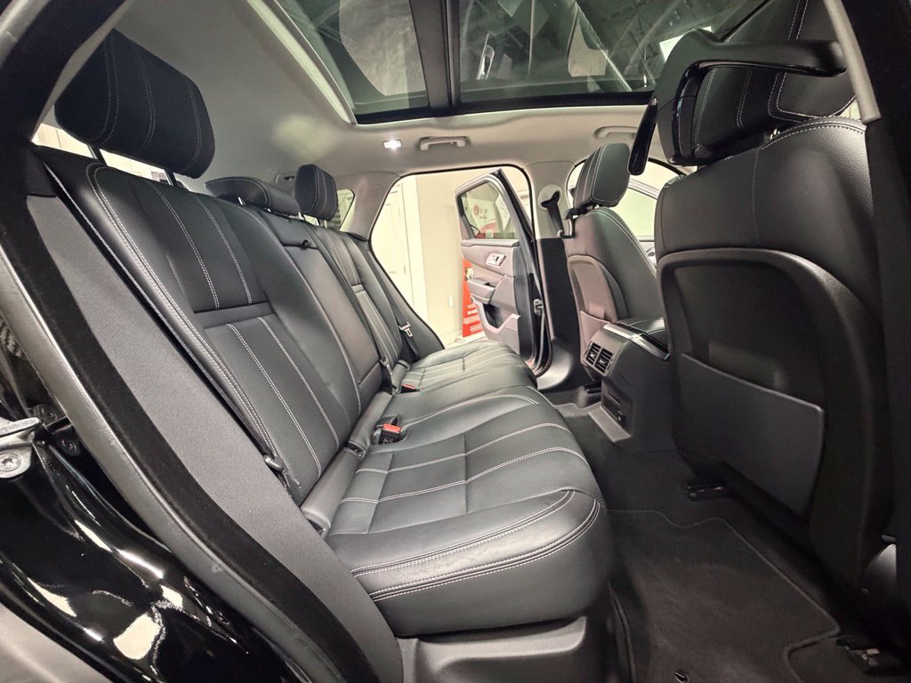 Used 2020 Land Rover Range Rover Velar S AWD/4WD image 46