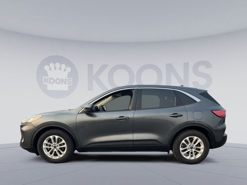 Used 2020 Ford Escape SE FWD image 2