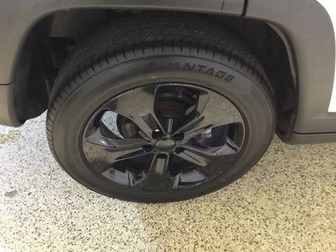 Used 2019 Jeep Compass Latitude AWD/4WD image 22