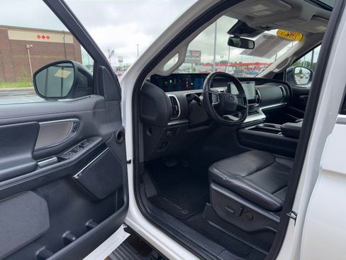 Used 2025 Ford Expedition Max Platinum AWD/4WD image 13