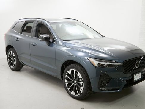 New 2026 Volvo XC60 B5 Plus w/ Protection Package Premier image 4