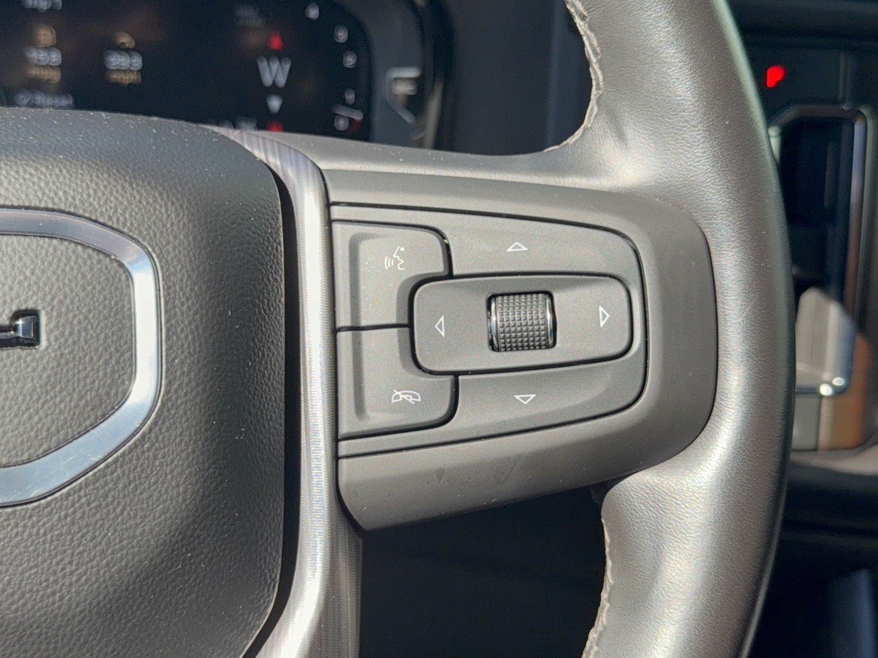 Used 2023 GMC Yukon Denali Ultimate AWD/4WD image 19