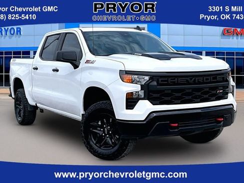 Used 2025 Chevrolet Silverado 1500 Custom Trail Boss w/ LPO, Dark Essentials Package image 1