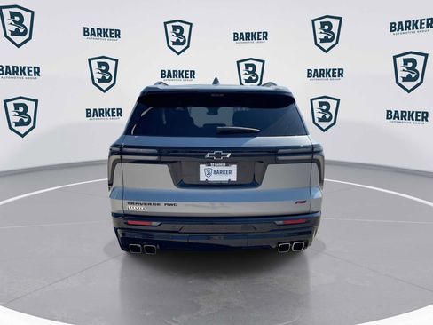Used 2024 Chevrolet Traverse RS w/ LPO, Floor Liner Package AWD/4WD image 8