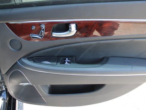 Used 2016 Hyundai Equus RWD image 32