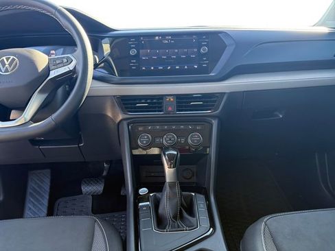 New 2024 Volkswagen Taos SE image 11