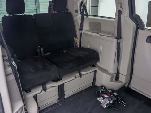 Used 2013 Dodge Grand Caravan SE FWD image 13