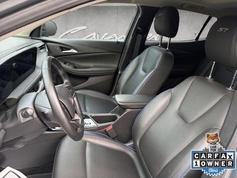 Used 2025 Buick Encore GX Sport Touring w/ Experience Buick Package FWD image 19