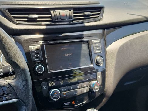 Certified 2020 Nissan Rogue Sport SV FWD image 30