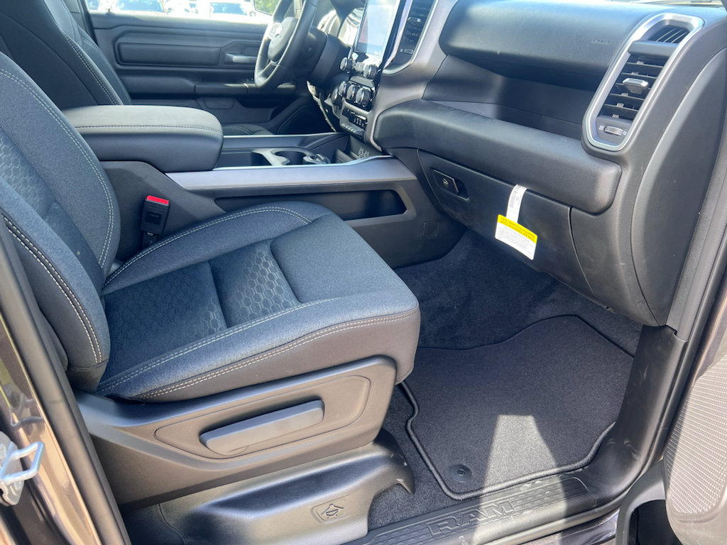 New 2026 RAM 1500 Express AWD/4WD image 15