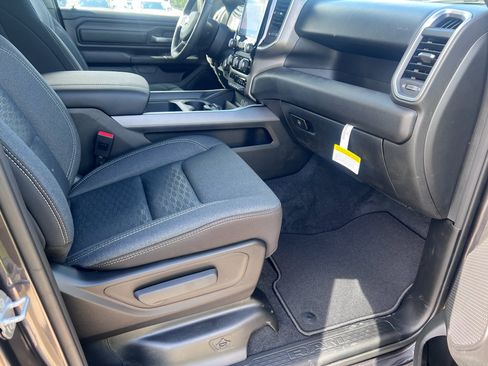 New 2026 RAM 1500 Express AWD/4WD image 15