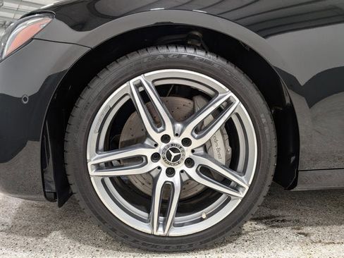 Used 2018 Mercedes-Benz E 400 4MATIC Sedan image 9