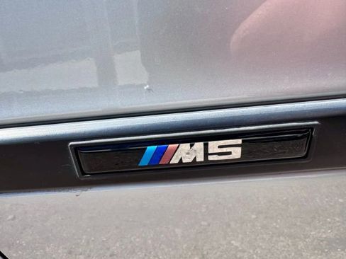 Used 2002 BMW M5 image 9