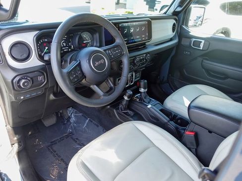 Used 2024 Jeep Wrangler Unlimited AWD/4WD image 11