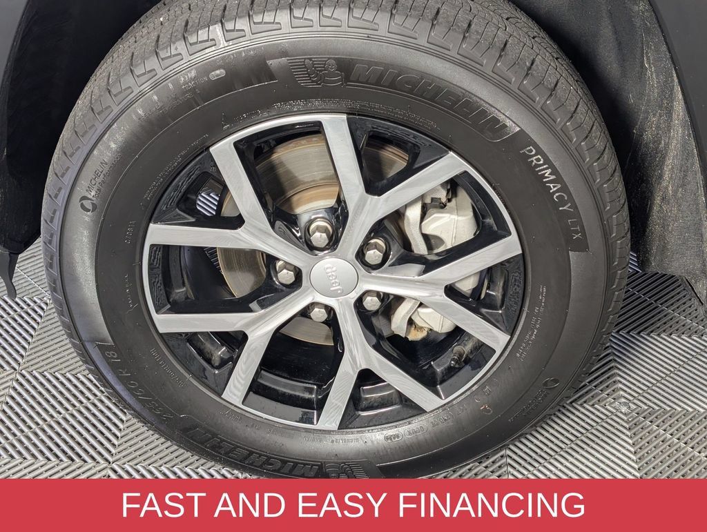 Used 2025 Jeep Grand Cherokee Limited AWD/4WD image 8