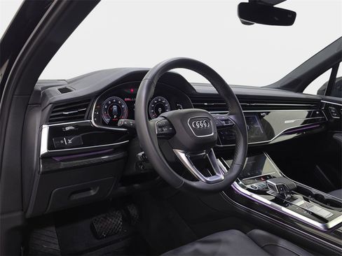 Used 2025 Audi Q7 3.0T Prestige w/ Prestige Package image 19
