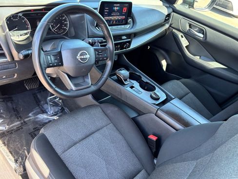 Certified 2025 Nissan Rogue SV image 16