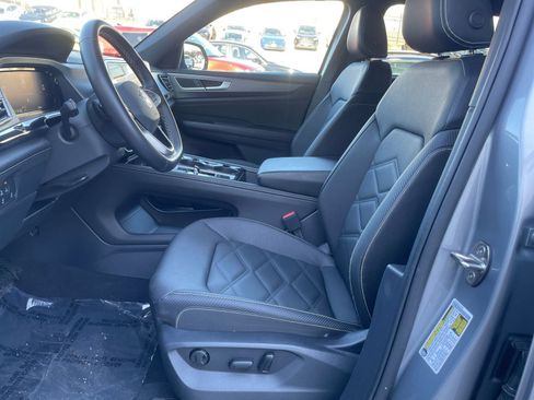 Used 2025 Volkswagen Atlas Cross Sport SE image 27