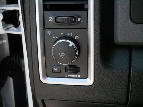Used 2018 RAM 1500 Big Horn AWD/4WD image 28