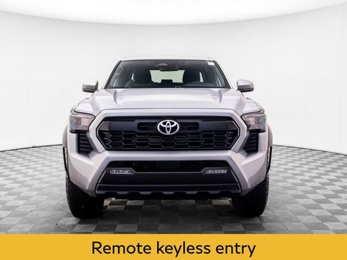 Used 2024 Toyota Tacoma TRD Off-Road AWD/4WD image 9