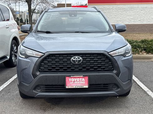 Used 2022 Toyota Corolla Cross LE image 2