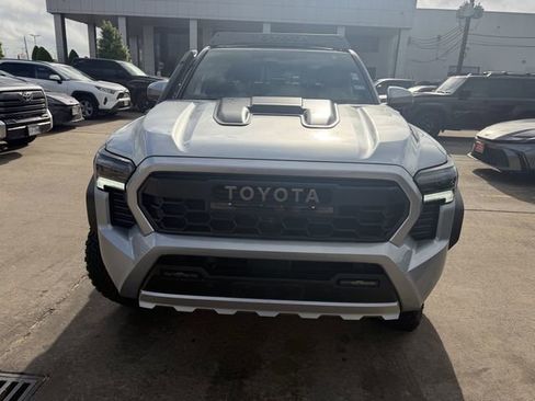 Used 2024 Toyota Tacoma Trailhunter image 2