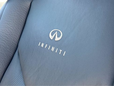 Used 2014 INFINITI Q60 Convertible w/ Premium Package RWD image 32