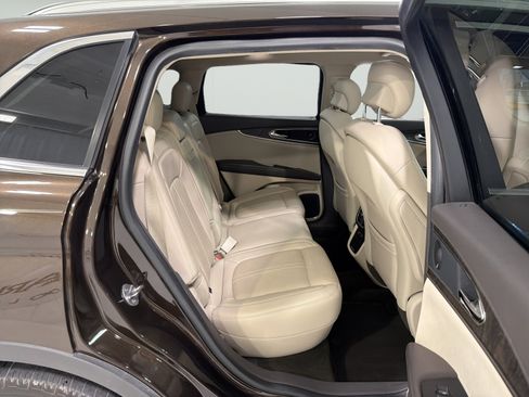 Used 2019 Lincoln Nautilus Reserve w/ Class II Trailer Tow Package FWD image 12