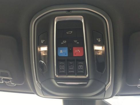 New 2026 Jeep Grand Cherokee Limited w/ Limited Altitude Package AWD/4WD image 25