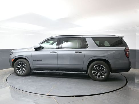 Used 2022 Chevrolet Suburban Z71 w/ Z71 Off-Road Package AWD/4WD image 11