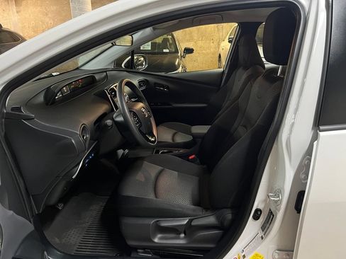 Certified 2022 Toyota Prius LE FWD image 10