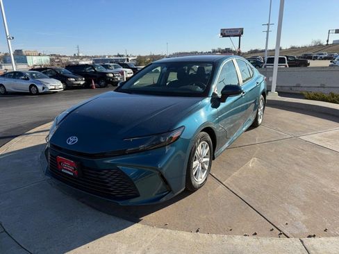 Certified 2025 Toyota Camry LE image 10