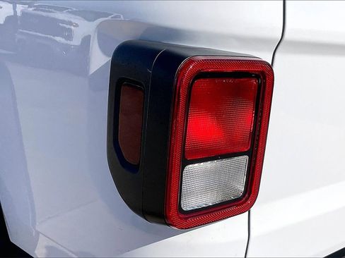 Used 2023 Jeep Gladiator Mojave image 20