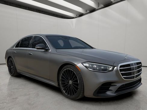 Used 2022 Mercedes-Benz S 500 4MATIC image 3