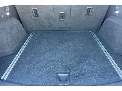 Used 2017 Cadillac XT5 Premium Luxury FWD image 17