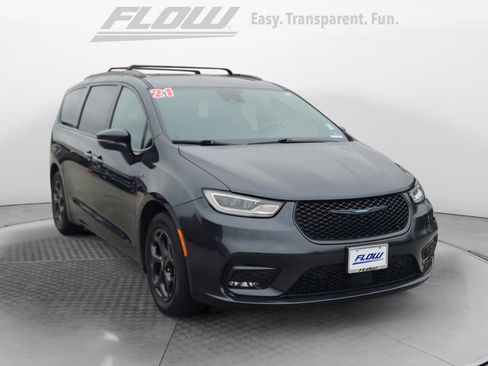 Used 2021 Chrysler Pacifica Touring-L w/ S Appearance Package image 1