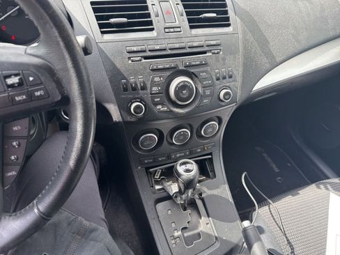 Used 2013 MAZDA MAZDA3 i Touring w/ Preferred Equipment Pkg image 21