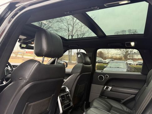 Used 2017 Land Rover Range Rover Sport image 19