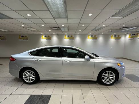 Used 2013 Ford Fusion SE image 3