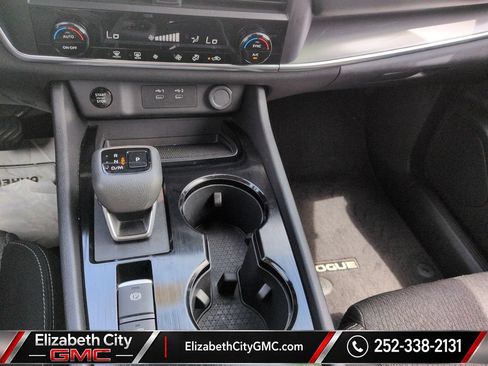 Used 2025 Nissan Rogue SV FWD image 15