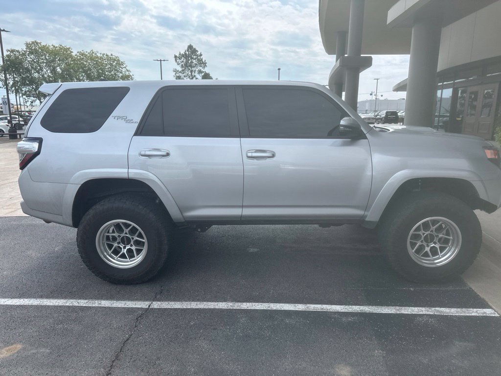 Used 2022 Toyota 4Runner TRD Off-Road Premium AWD/4WD image 6