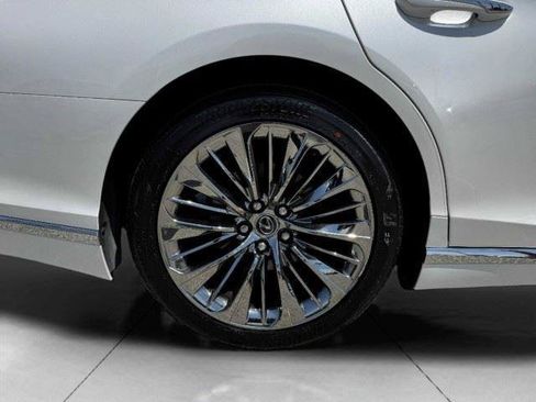 Used 2023 Lexus LS 500 w/ Accessory Package (Z2) RWD image 58