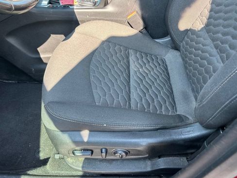 Used 2018 Chevrolet Equinox LT FWD image 17
