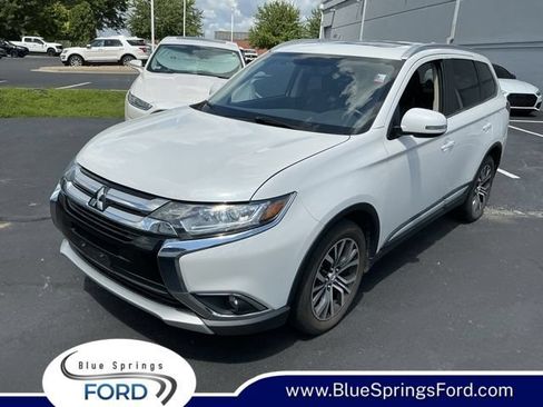 Used 2017 Mitsubishi Outlander SE AWD/4WD image 1