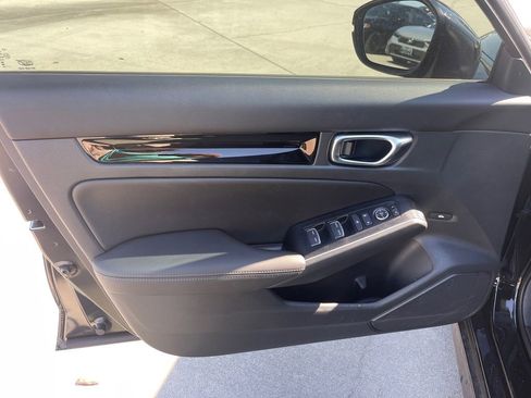 Used 2025 Honda Civic Sport image 31