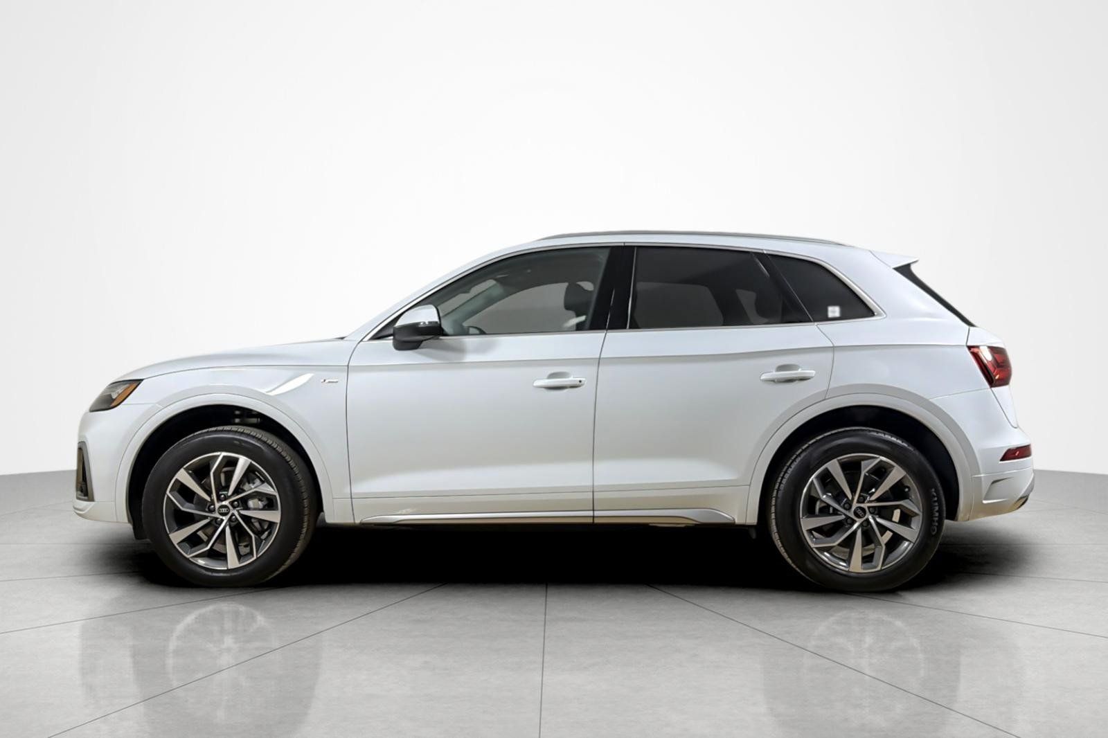 Used 2023 Audi Q5 2.0T Premium Plus AWD/4WD image 2