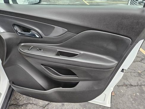 Used 2021 Buick Encore Preferred image 10