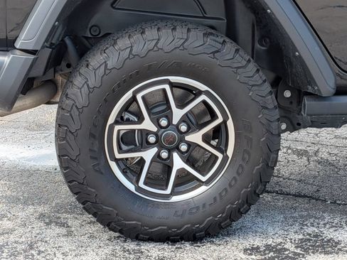 Used 2024 Jeep Wrangler Unlimited Rubicon AWD/4WD image 11